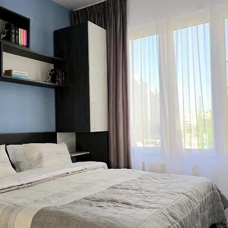Reva - Civic Center Apartment